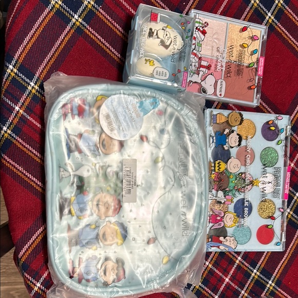 Wet n Wild Peanuts Makeup Set - Picture 1 of 4